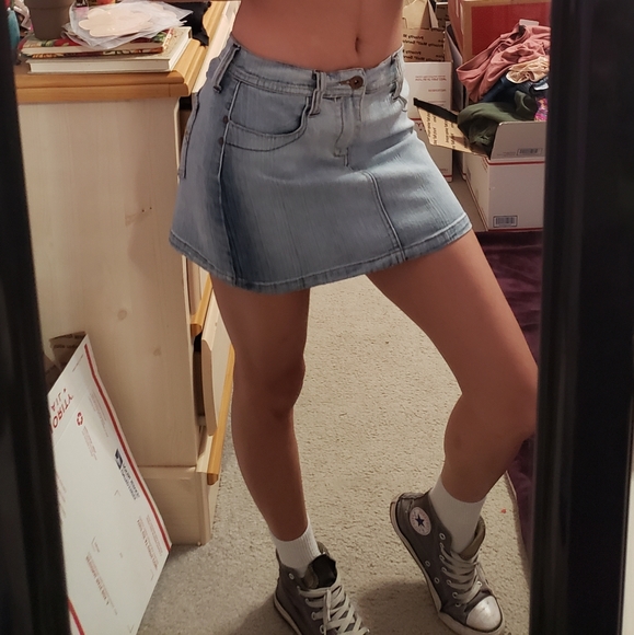 Vintage Y2K BONGO Faded Distressed Denim Low-Rise Mini Jean Skirt - Picture 4 of 8